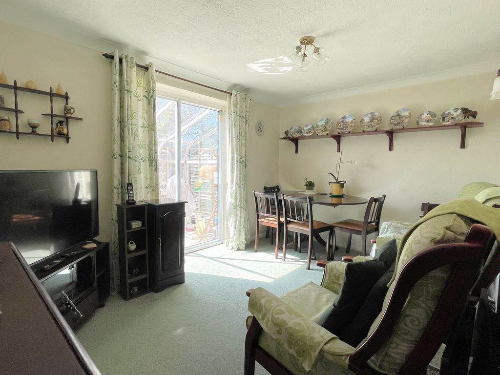 Property photo 3 of 12 Img_5971