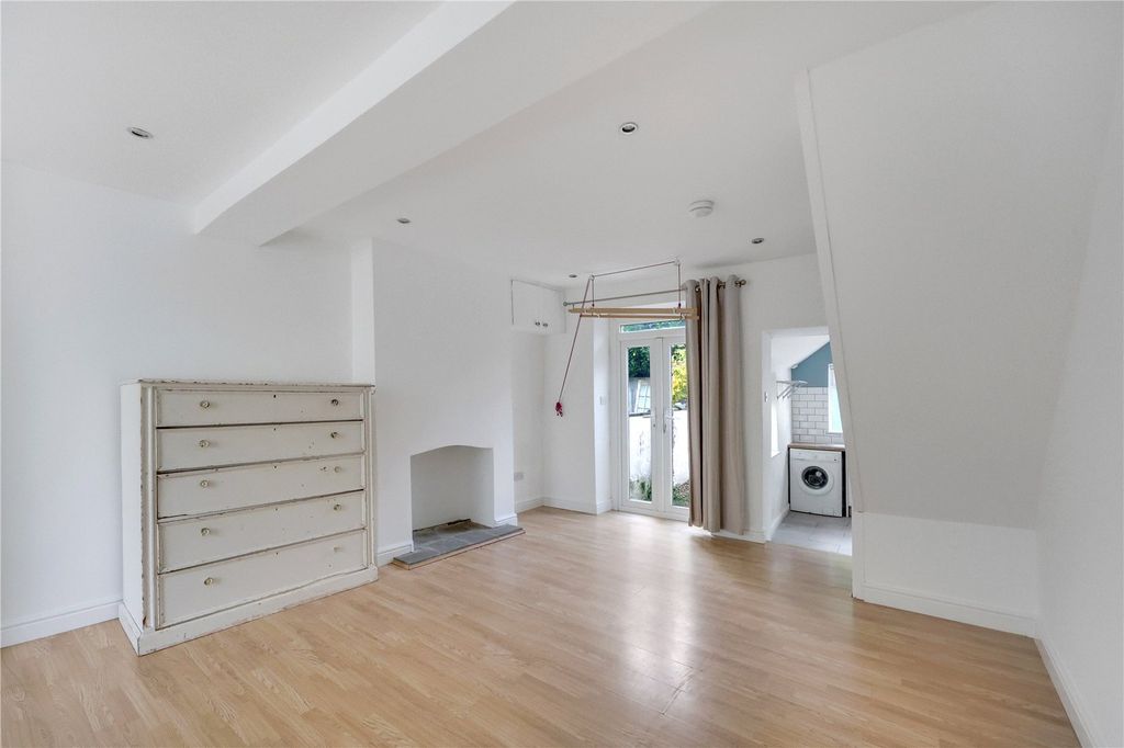 Property photo 3 of 19 Picture No. 12