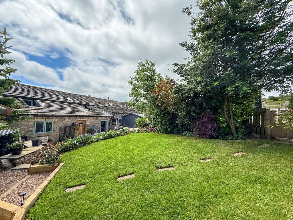 Property photo 2 of 41