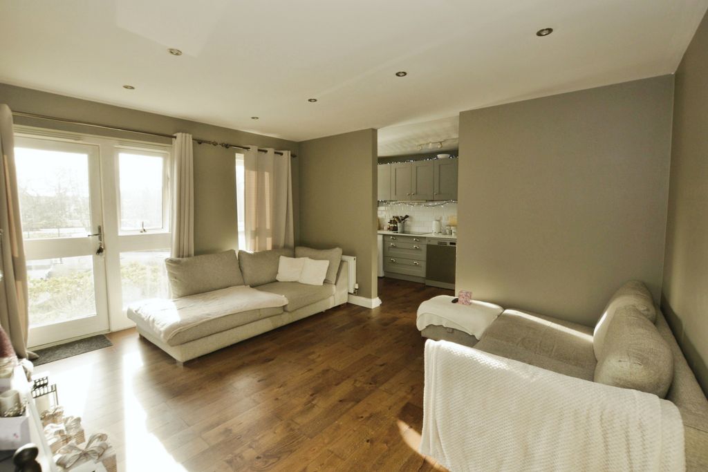 Property photo 1 of 16 Photography