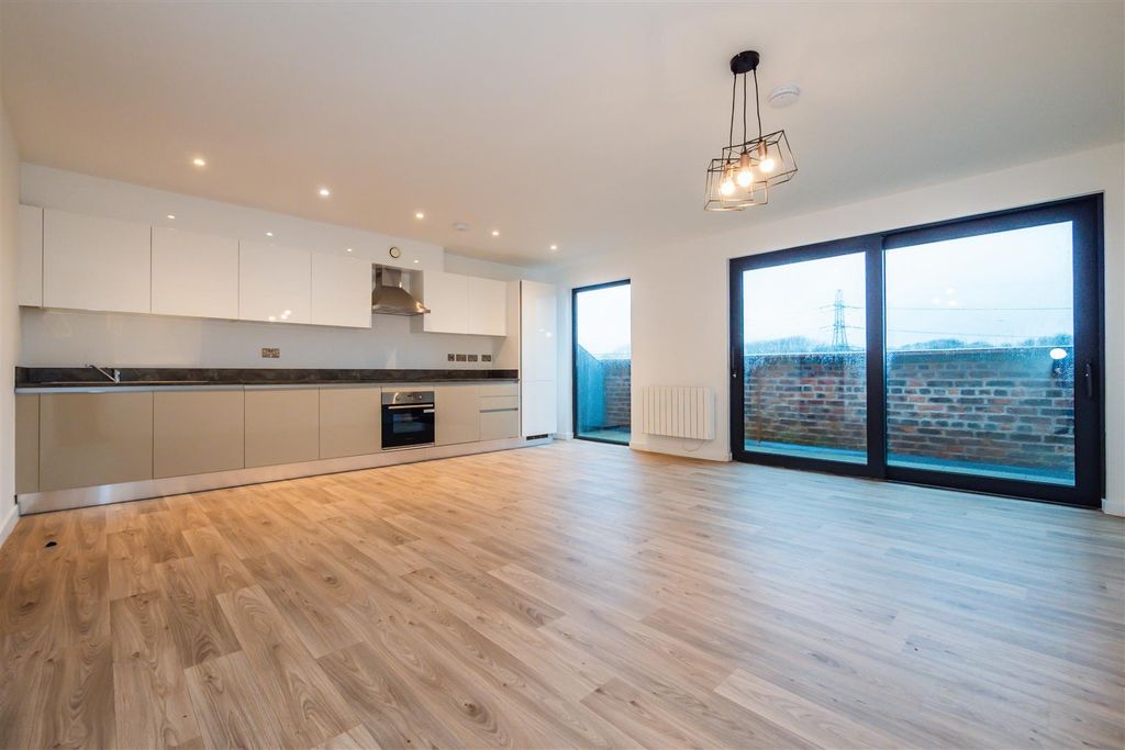 Property photo 2 of 21 P1588761.Jpg