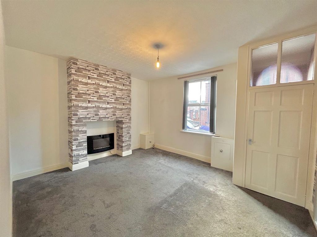 Property photo 2 of 10 Lounge.Jpg