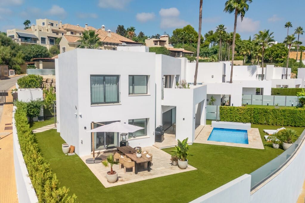 Property photo 1 of 26 Benahavis Villa Esmarv143 1