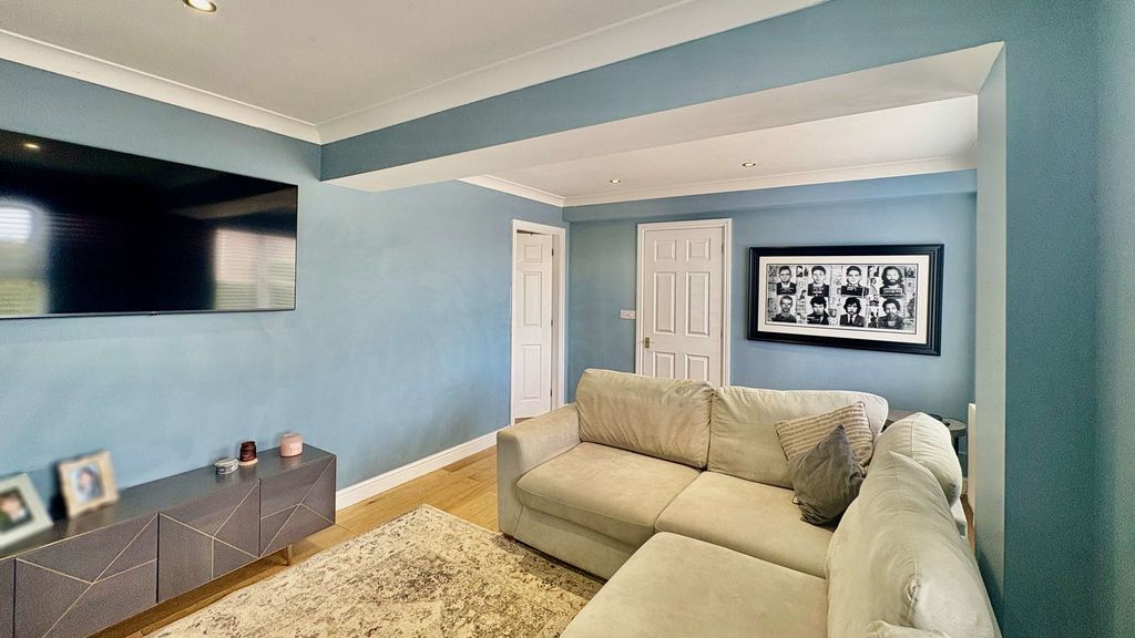 Property photo 2 of 16 Photo 11