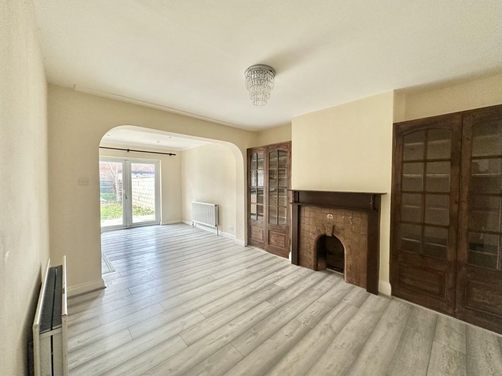 Property photo 3 of 15 Thumbnail_Img_6609.Jpg