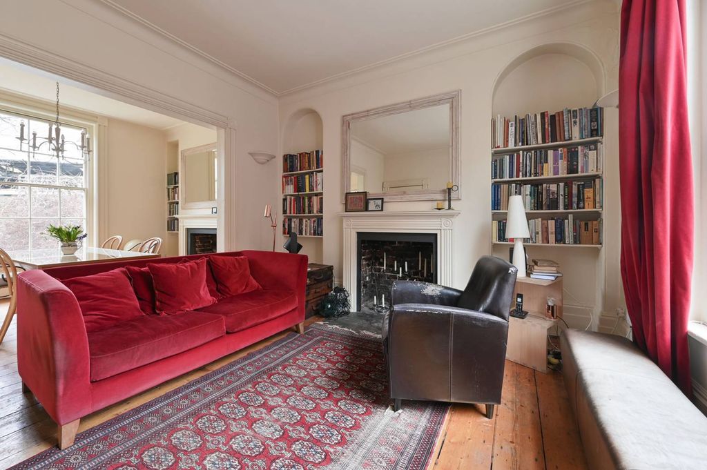 Property photo 2 of 35
