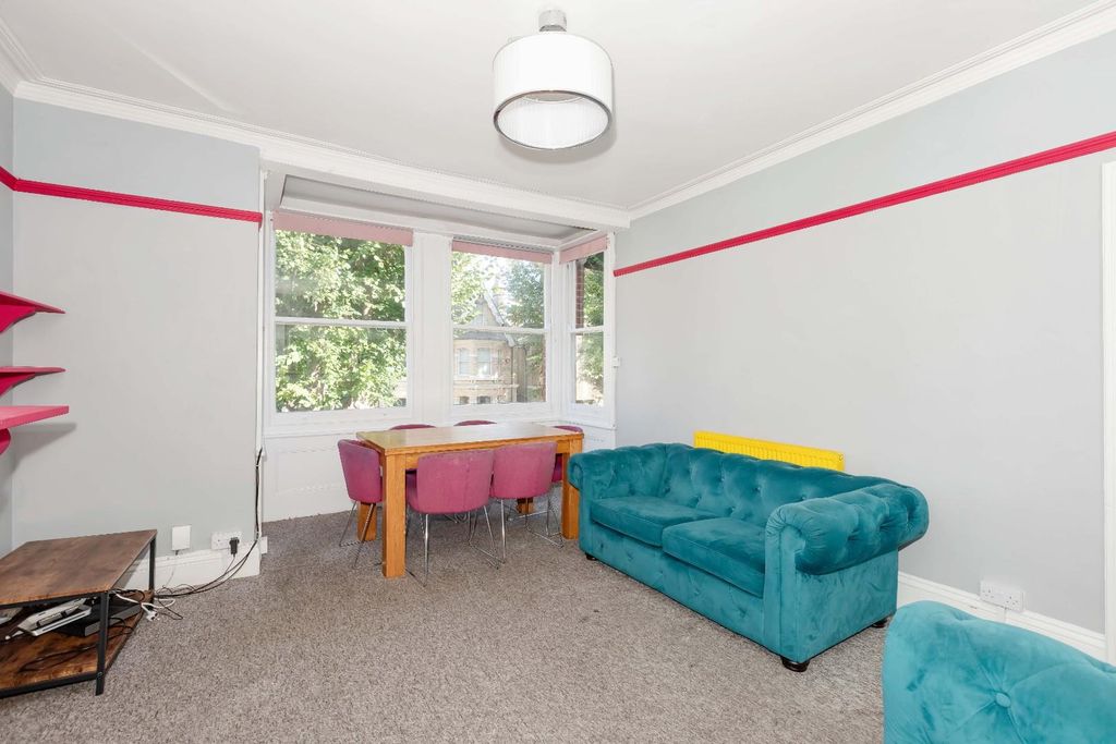 Property photo 3 of 18 Sackville Rd_12.Jpg