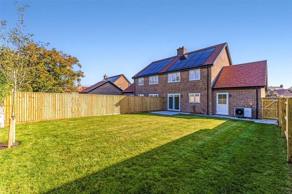 Property photo 2 of 11 Picture No. 20