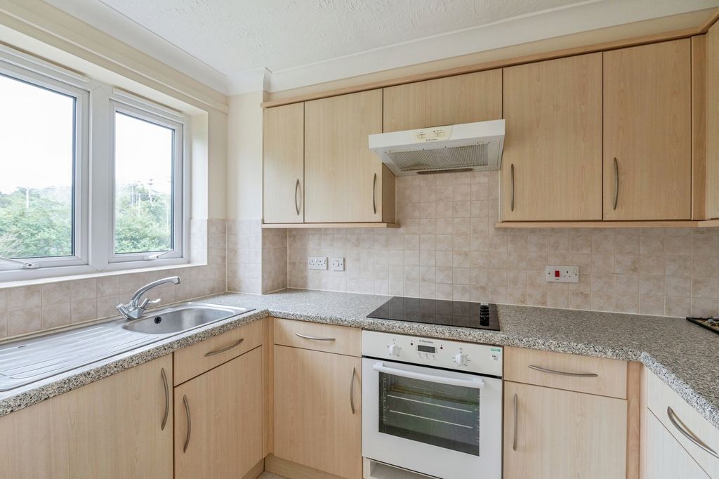 Property photo 2 of 12 Kitchen