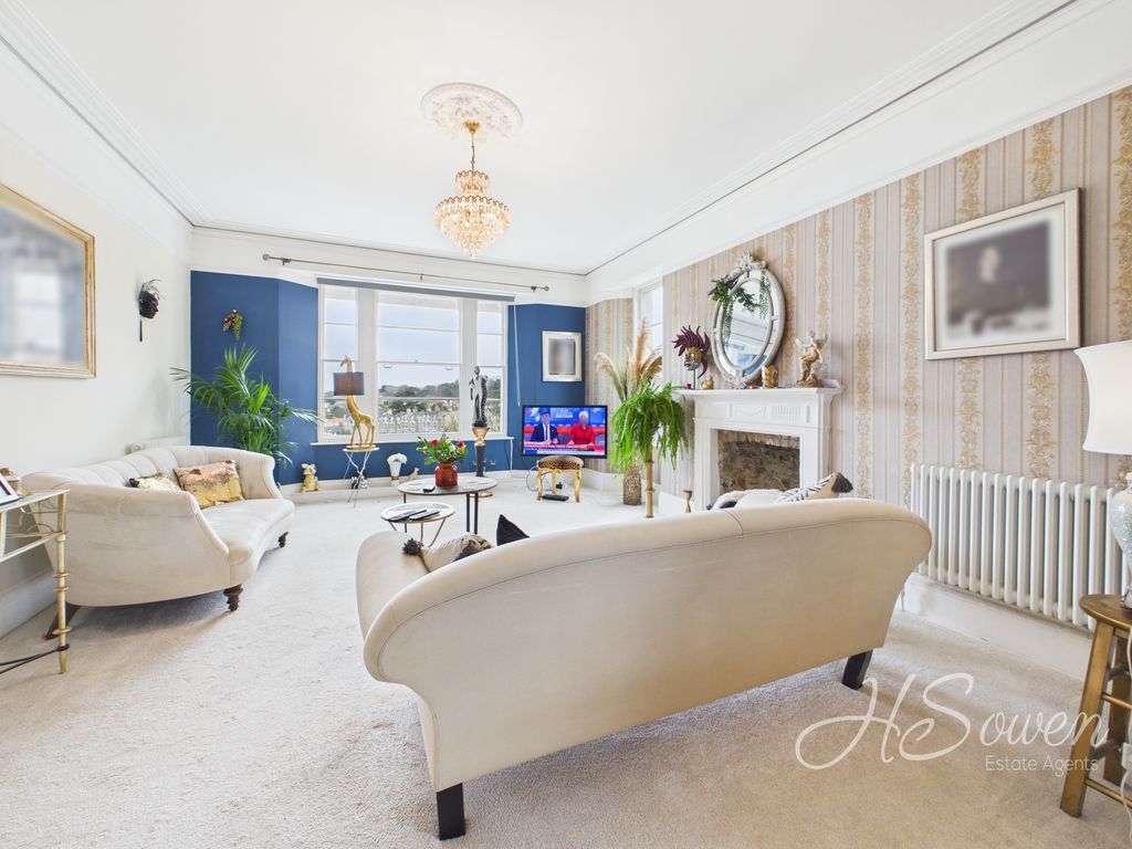 Property photo 2 of 22 Photo 31