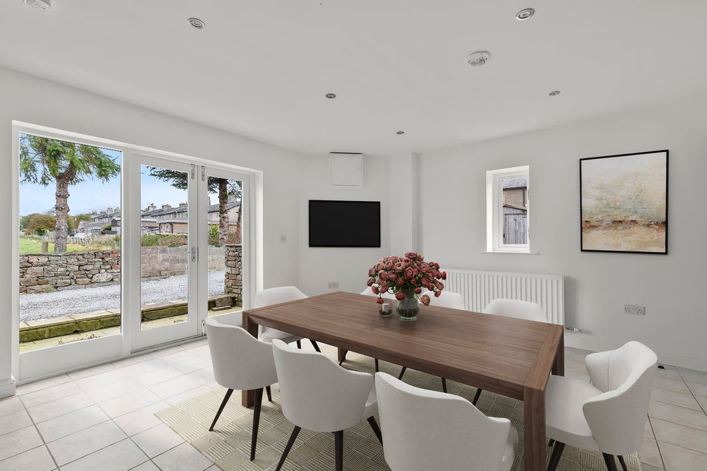 Property photo 3 of 19 Picture 3