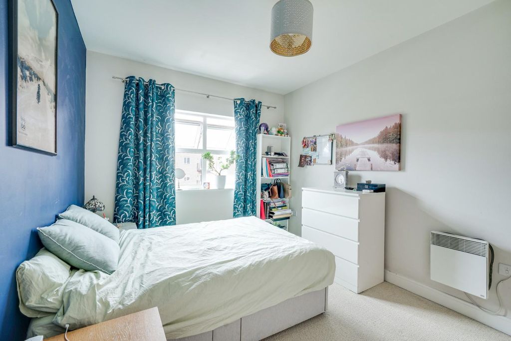 Additional image 9 of 2 bed flat for saleEast Dock, The Wharf, Linslade LU7