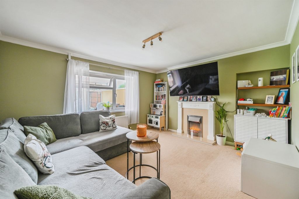 Property photo 2 of 17