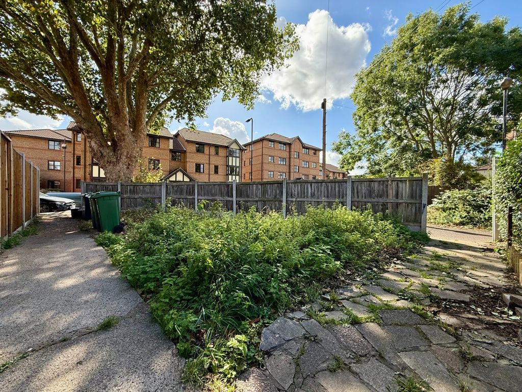 Property photo 1 of 21