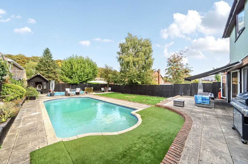 Property photo 2 of 15 1524617-12-6Ab2A3...