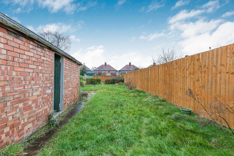 Property photo 2 of 11 Garden