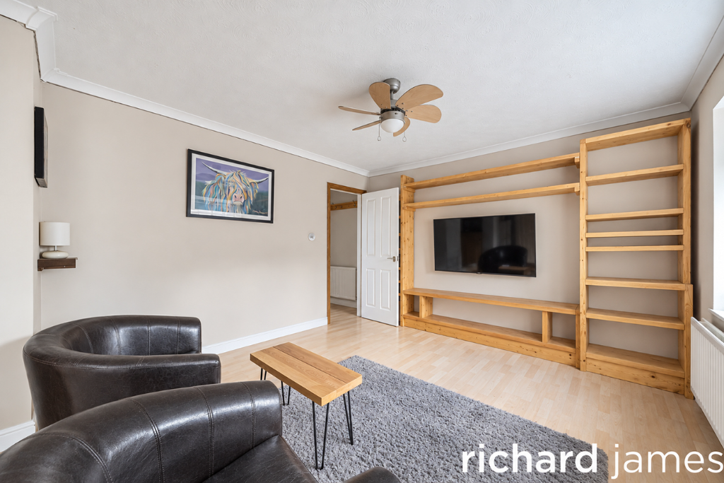 Property photo 3 of 13 4B48Fef8B44740Eea65F44E9F54Fb6c5Dpportalsize