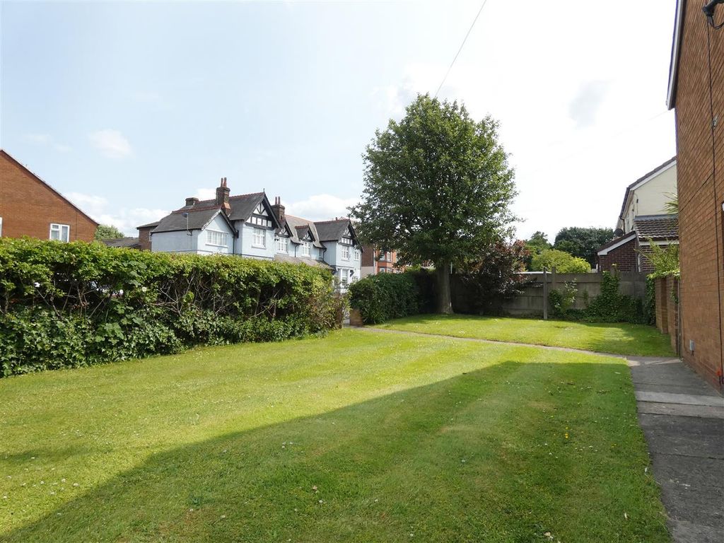 Property photo 2 of 17