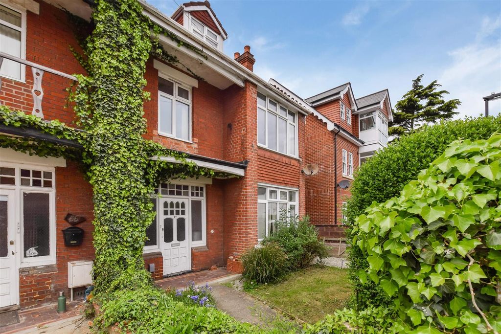 Property photo 1 of 6