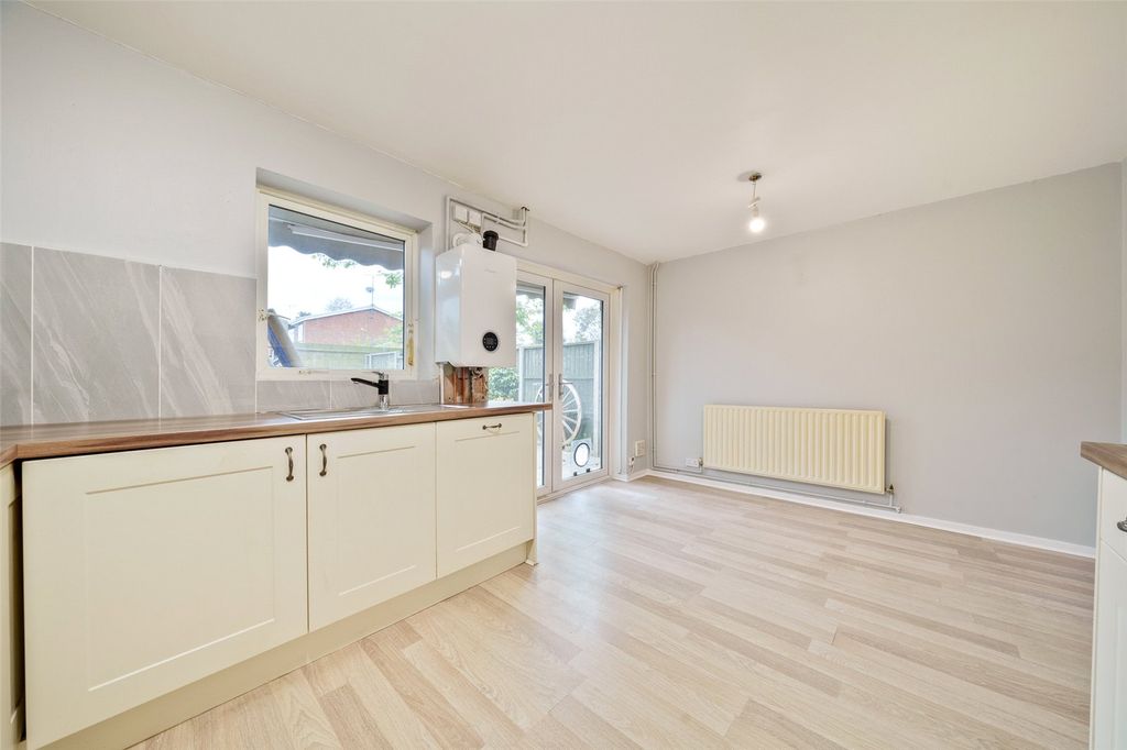 Property photo 2 of 9 Picture No. 16