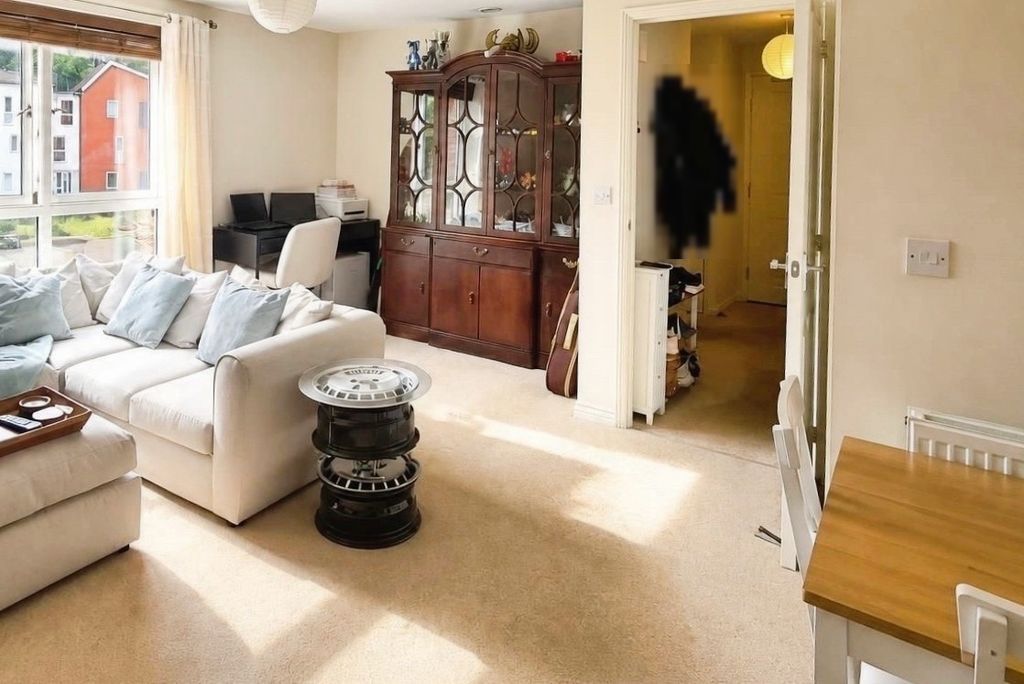 Property photo 3 of 7 Pbox-Img.Jpg