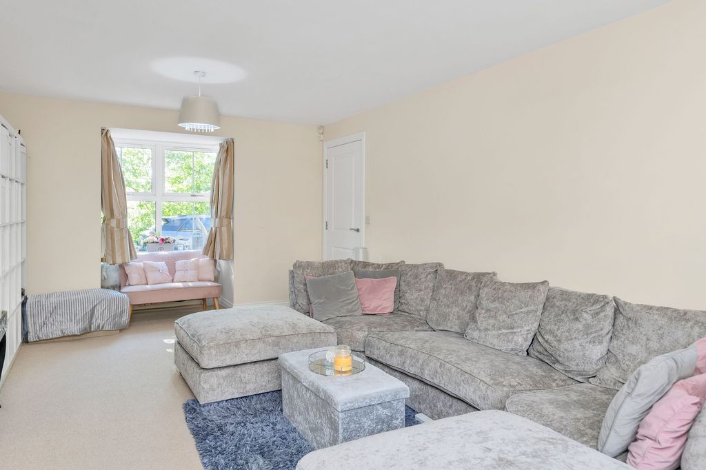 Property photo 3 of 19
