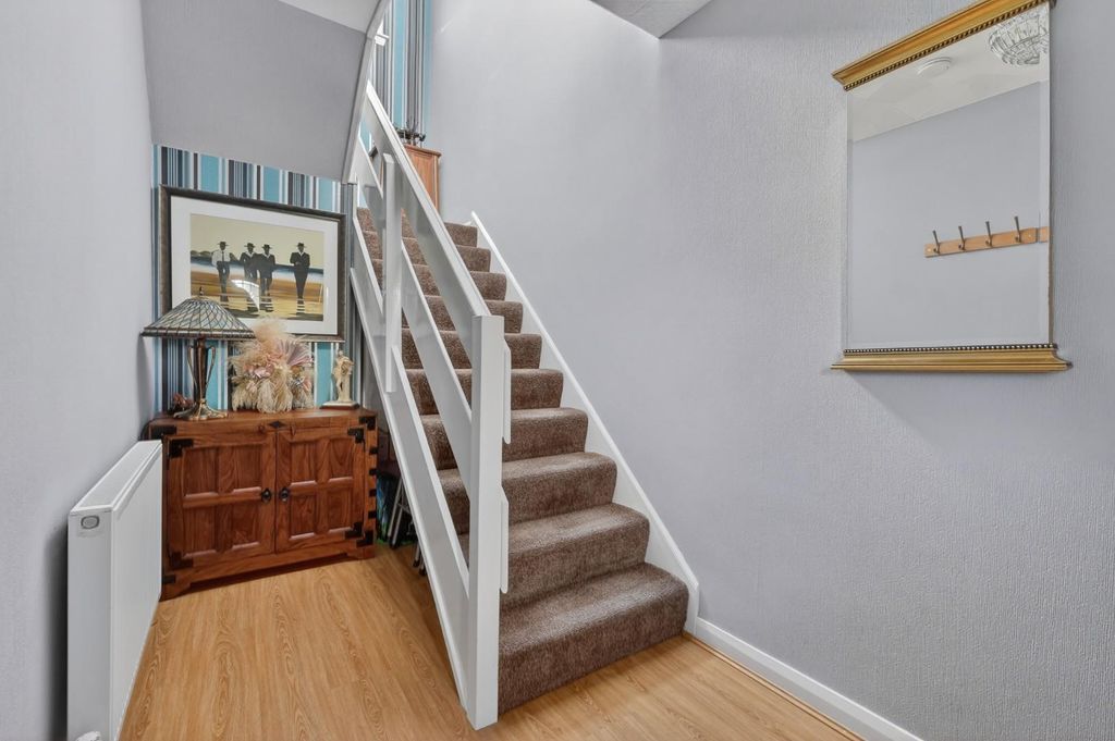 Property photo 2 of 15 3_74 Brisbane Street, Largs _03.Jpg