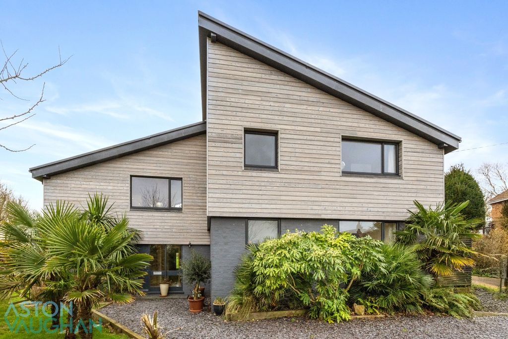 Property photo 1 of 33 4803030