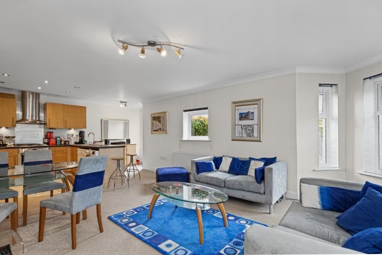 Property photo 2 of 12 341209
