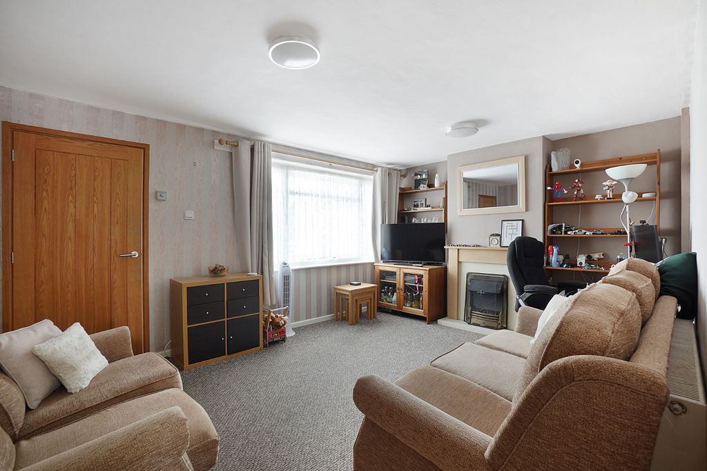 Property photo 2 of 12 4246414