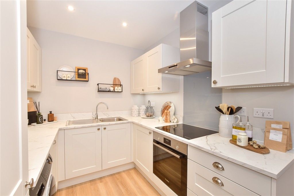 Property photo 2 of 9 Kitchen