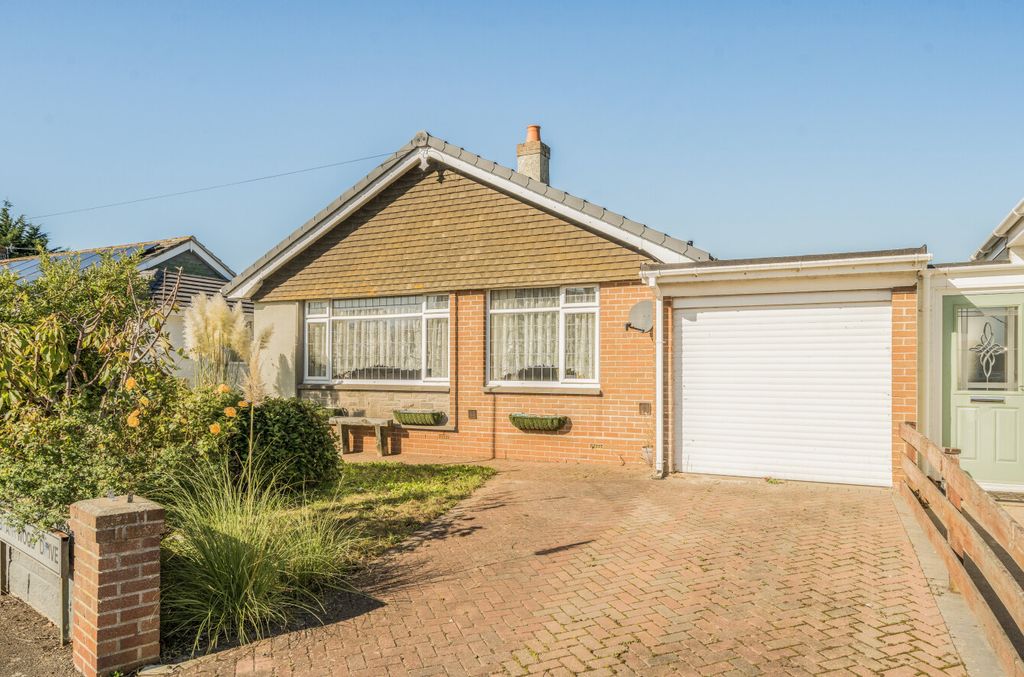 Property photo 3 of 18 1356439-12-68d668...