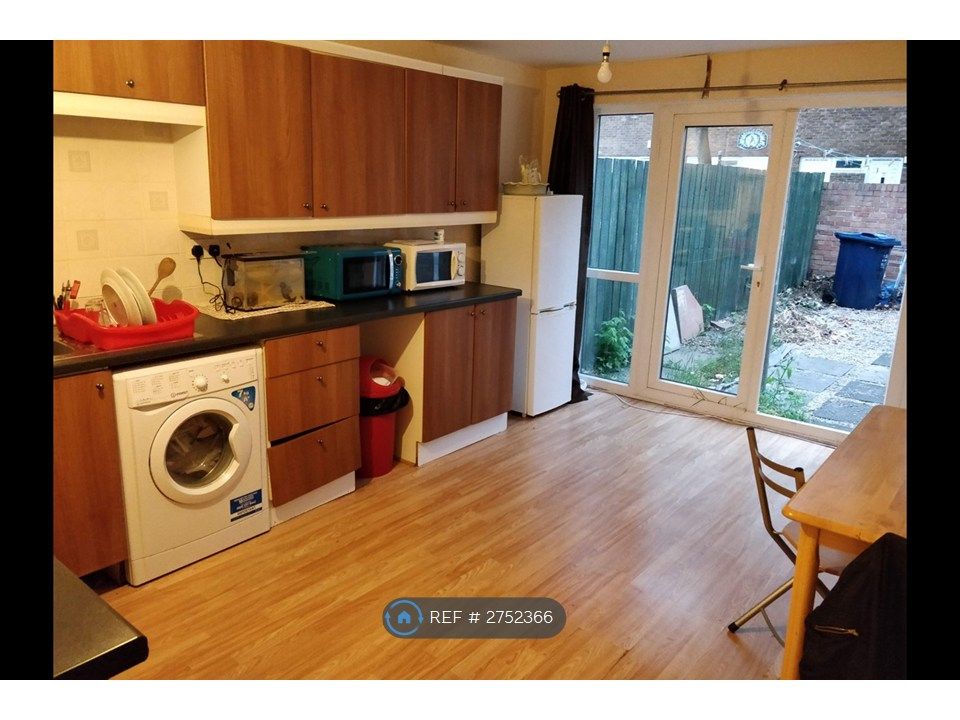 Property photo 1 of 15 Kitchen/Living Area