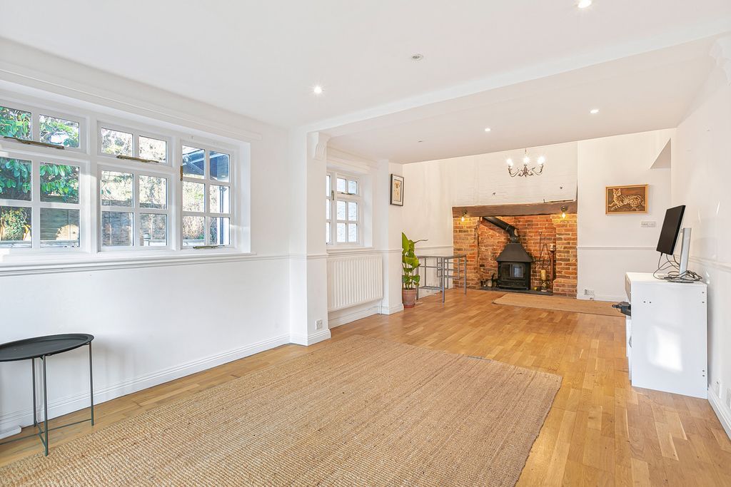 Property photo 3 of 14