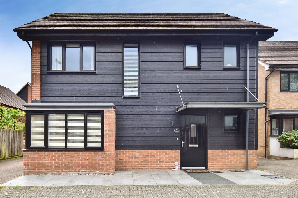 Property photo 1 of 18