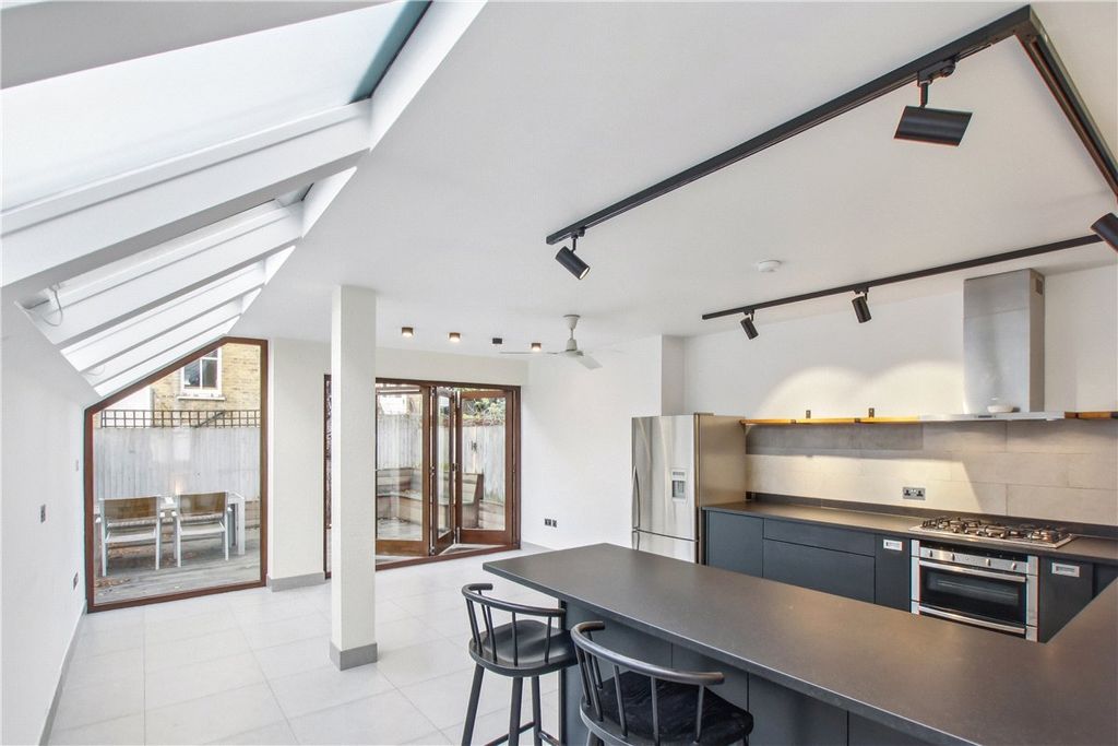 Property photo 2 of 16 Picture No. 07