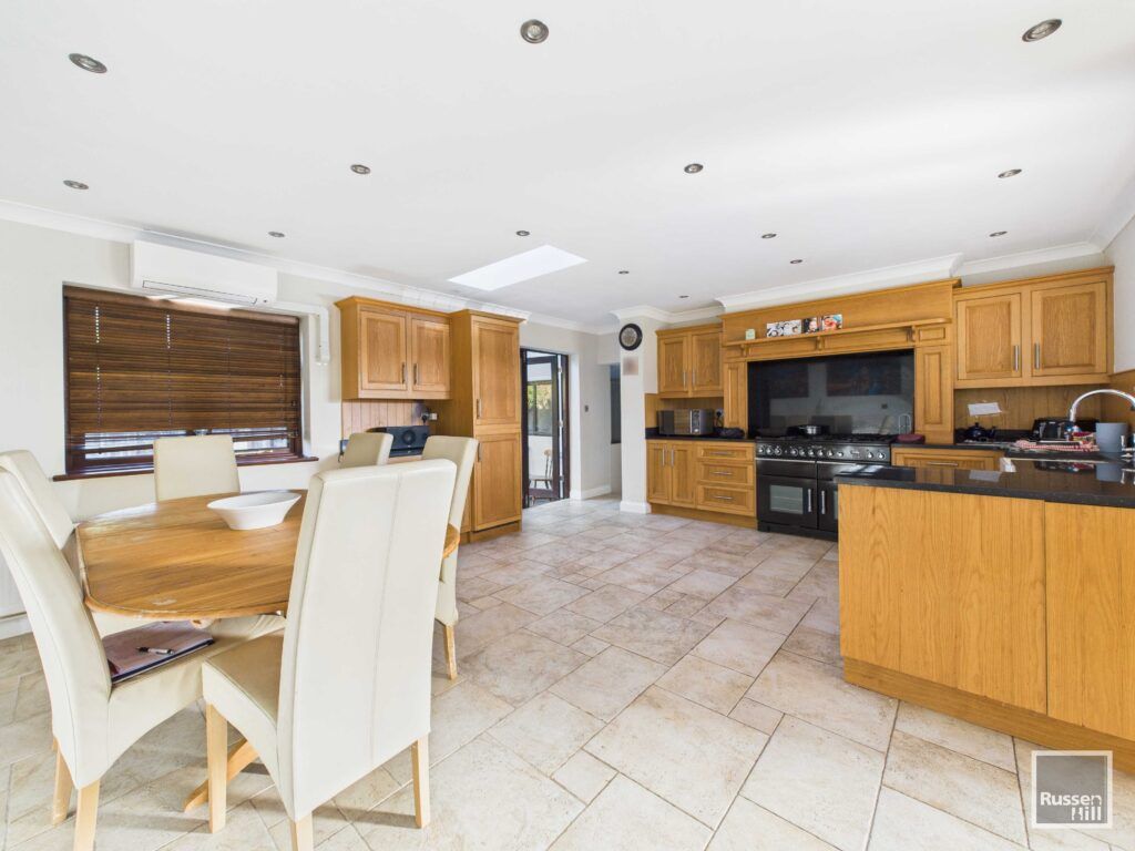 Property photo 2 of 25