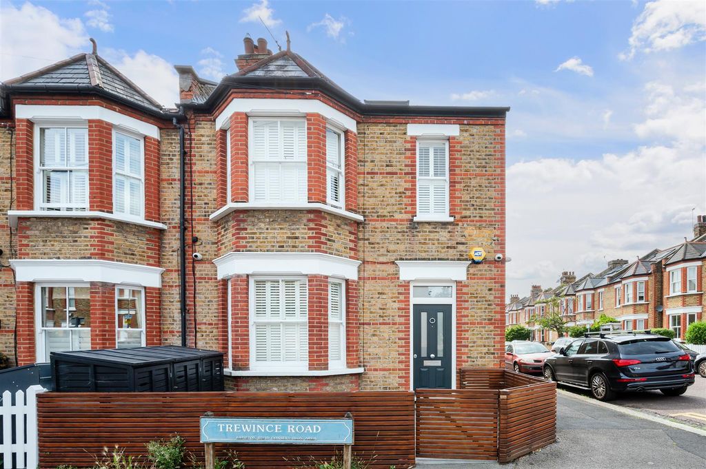 Property photo 1 of 16 Trewince Road, 51 (3).Jpg