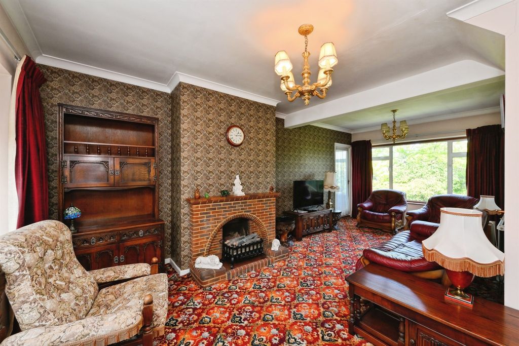 Property photo 3 of 16