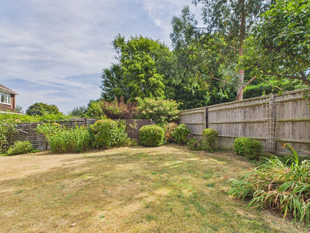 Property photo 3 of 17 Garden
