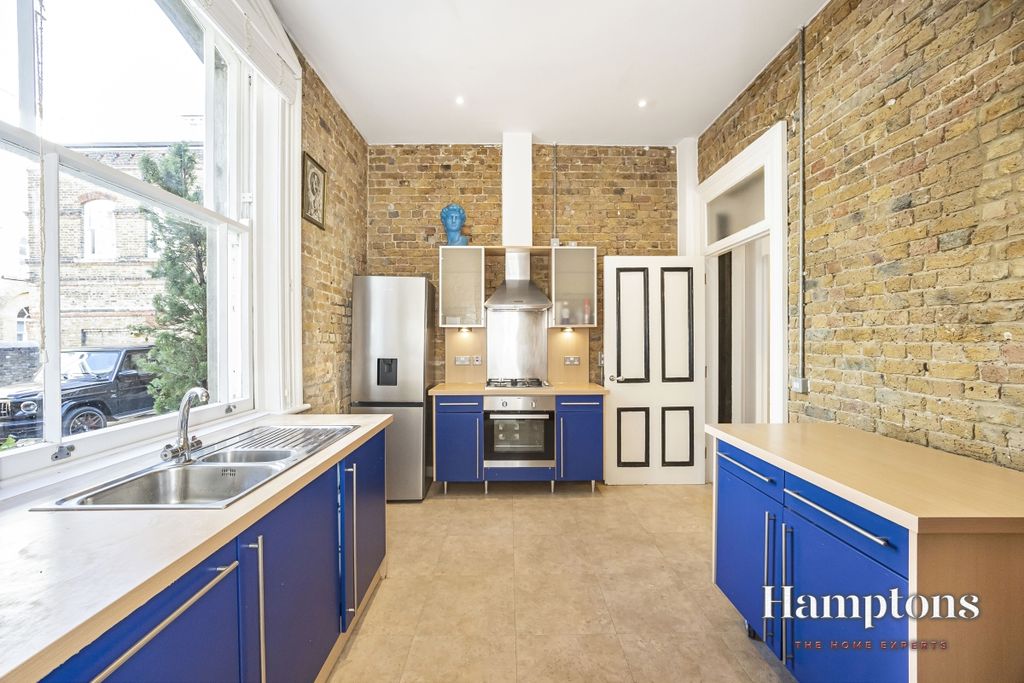 Property photo 1 of 23