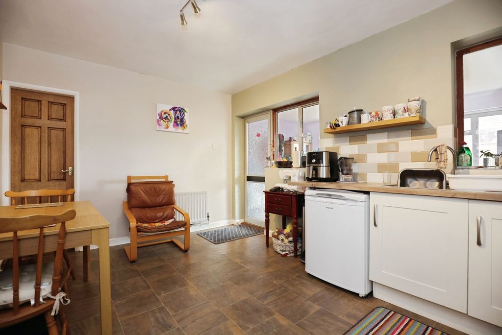 Property photo 3 of 17 Photo