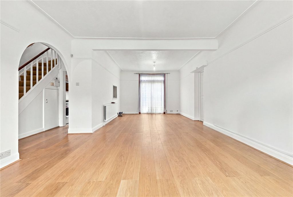 Property photo 2 of 27 Picture No. 04