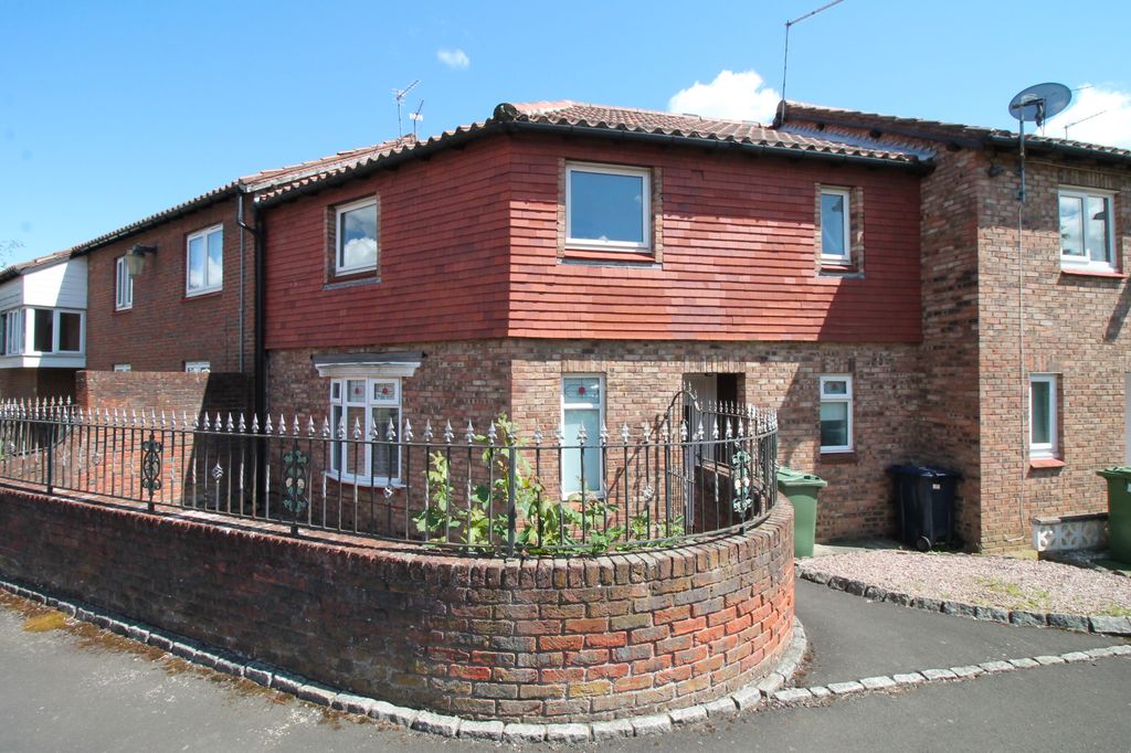 Property photo 1 of 12 Img_0943
