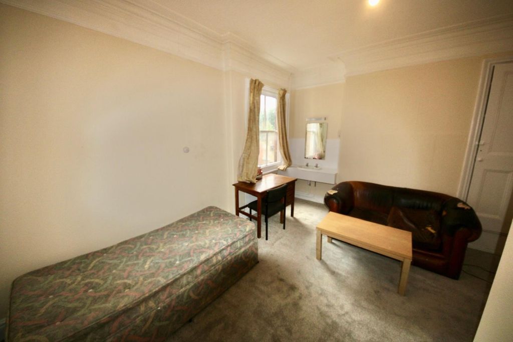 Property photo 3 of 3