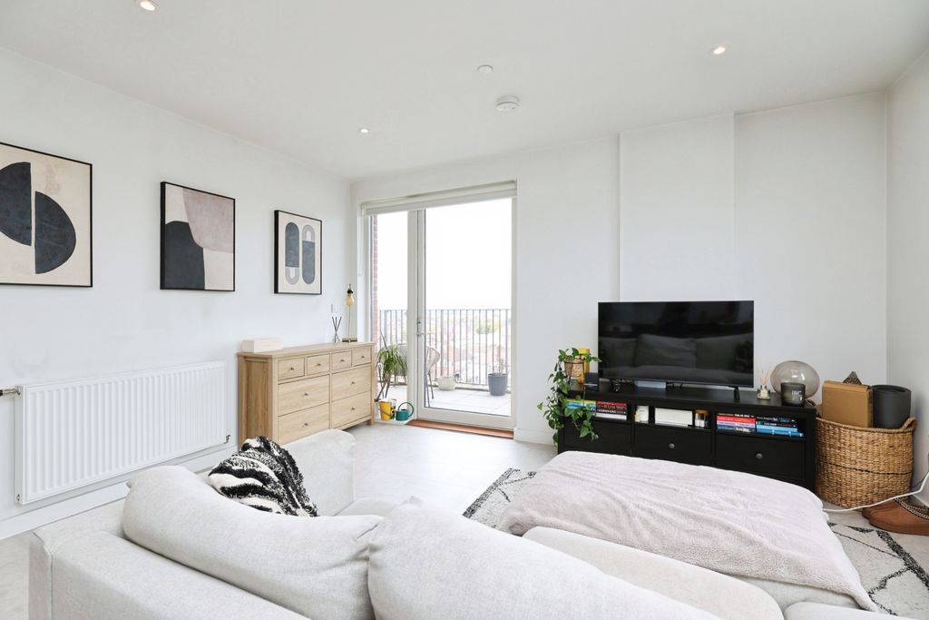 Property photo 3 of 15 Open Plan Living