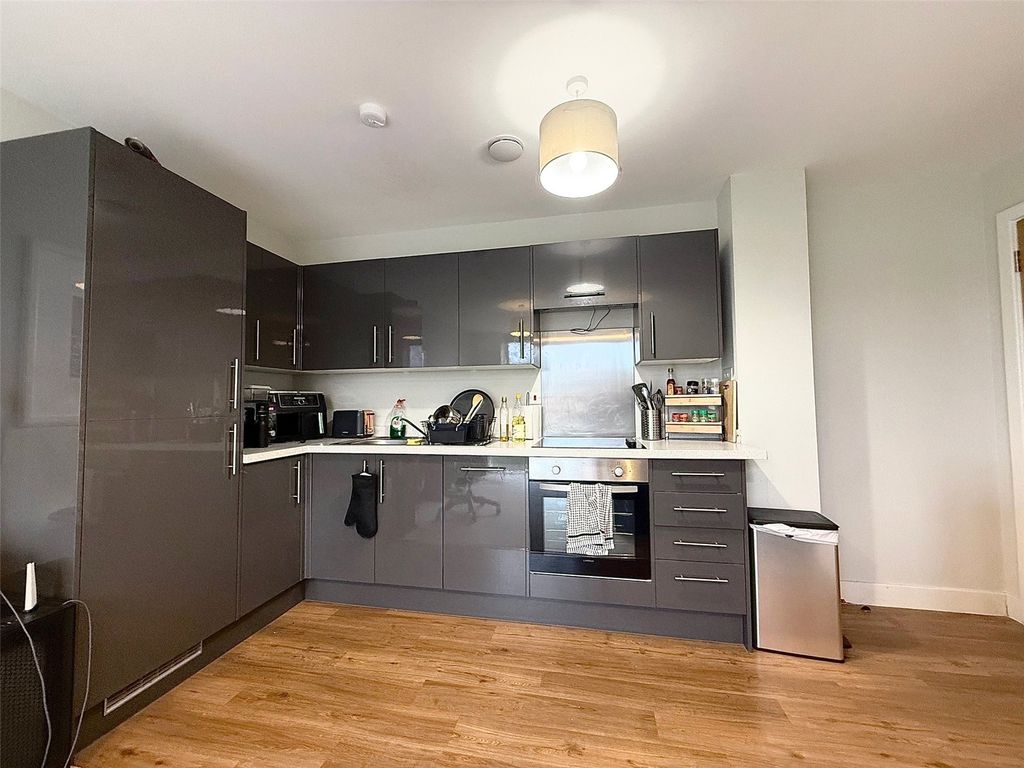 Property photo 3 of 7 Kitchen