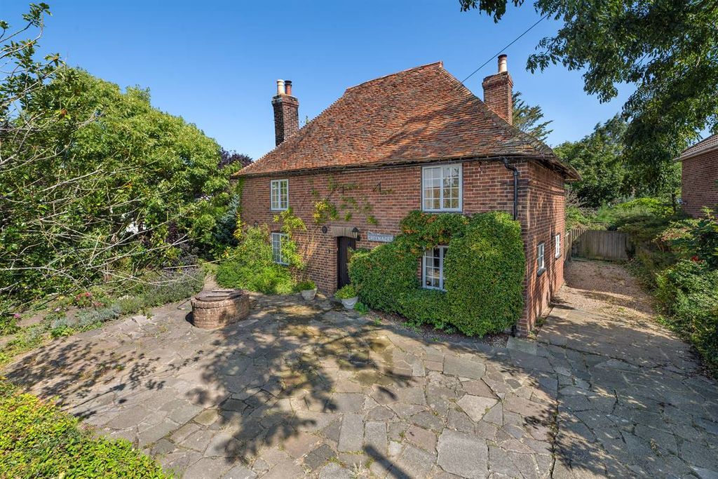 Property photo 2 of 31