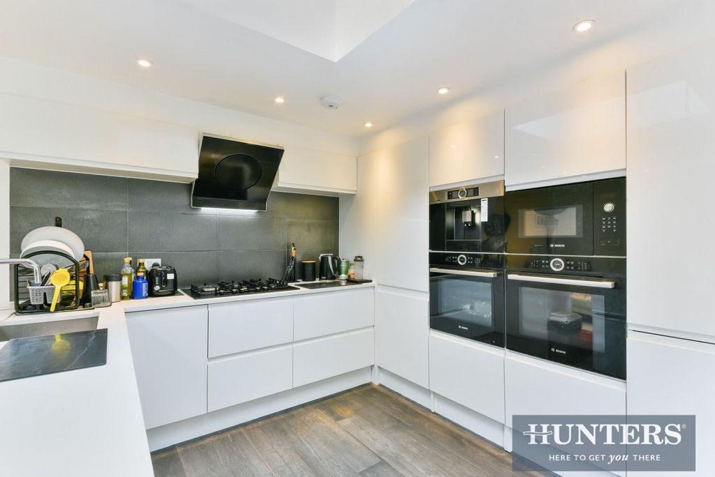 Property photo 2 of 8 Windsor Road,  (2).Jpg