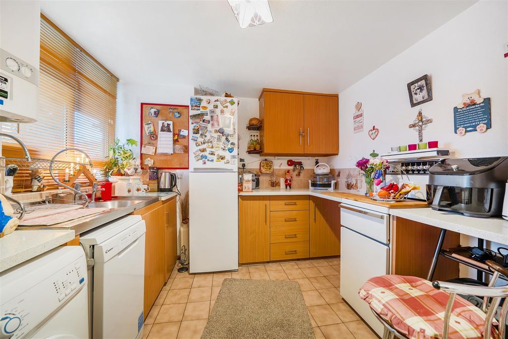 Property photo 3 of 17 1386606-3-69370B5Ea364c.Jpg